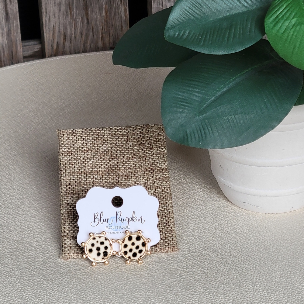 Leopard Print Faux Hair Stud Earrings NEW - Picture 1 of 5